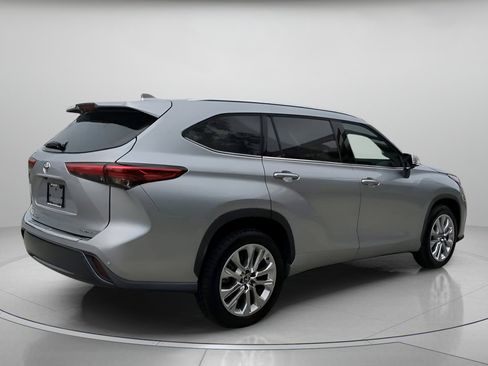 Used 2022 Toyota Highlander Limited image 27