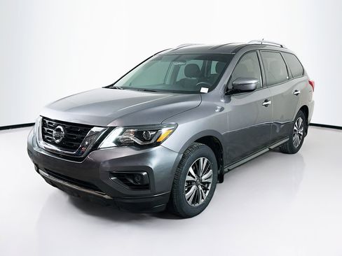 Used 2017 Nissan Pathfinder S image 3