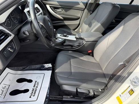 Used 2018 BMW 320i Sedan image 18