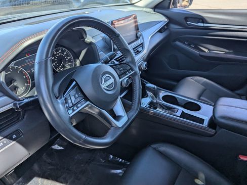 Certified 2025 Nissan Altima 2.5 SR image 18