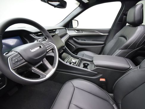 New 2025 Jeep Grand Cherokee Limited 4xe image 19