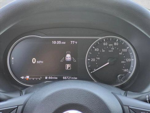 Used 2018 Nissan Kicks SV FWD image 11