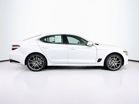 Used 2025 Genesis G70 2.5T image 10