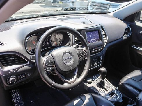 Used 2020 Jeep Cherokee Latitude Plus w/ Cold Weather Group AWD/4WD image 23