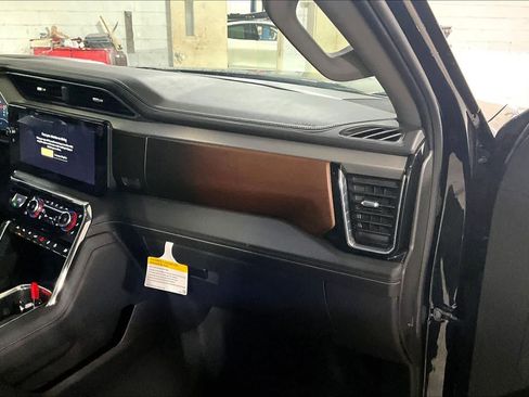 Used 2024 GMC Sierra 1500 Denali w/ Technology Package image 19