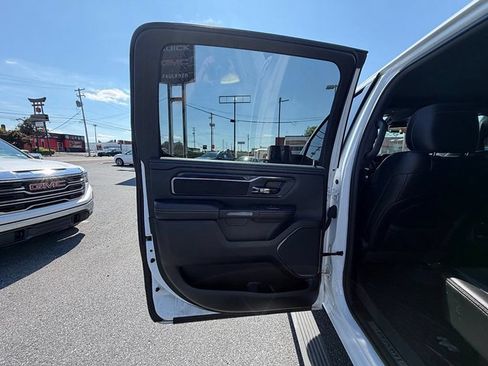 Used 2022 RAM 1500 Laramie AWD/4WD image 33