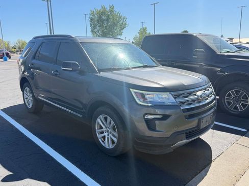 Used 2018 Ford Explorer XLT w/ Equipment Group 201A AWD/4WD image 2