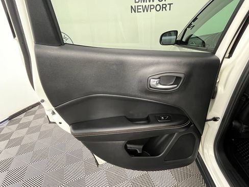 Used 2020 Jeep Compass Latitude w/ Cold Weather Group AWD/4WD image 27