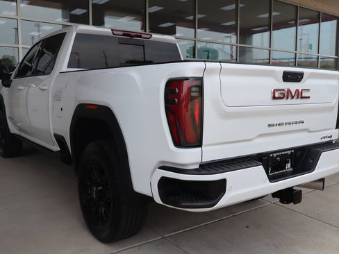 Used 2025 GMC Sierra 2500 AT4 AWD/4WD image 6