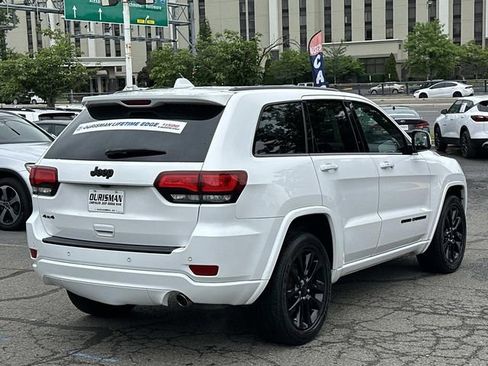 Used 2020 Jeep Grand Cherokee Altitude AWD/4WD image 3