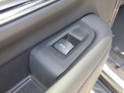 Used 2022 Chevrolet Tahoe LS RWD image 17