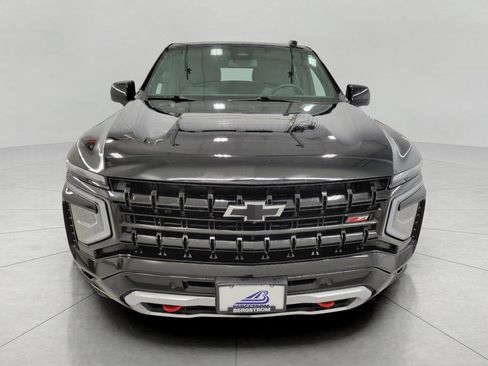Used 2025 Chevrolet Suburban Z71 image 14