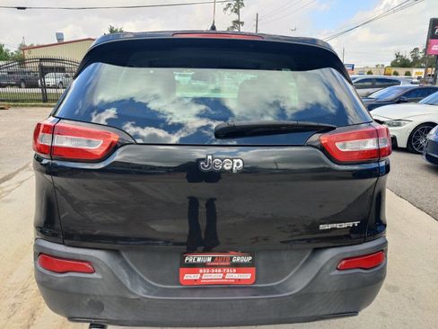 Used 2014 Jeep Cherokee Sport image 5