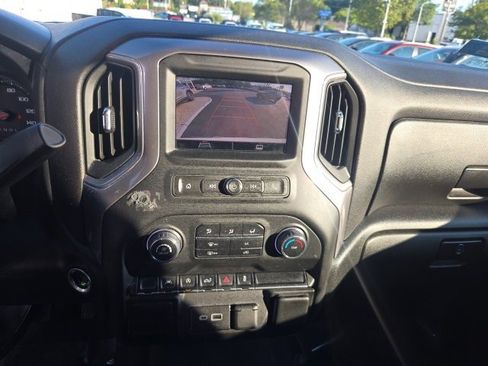 Used 2022 Chevrolet Silverado 1500 Custom image 17