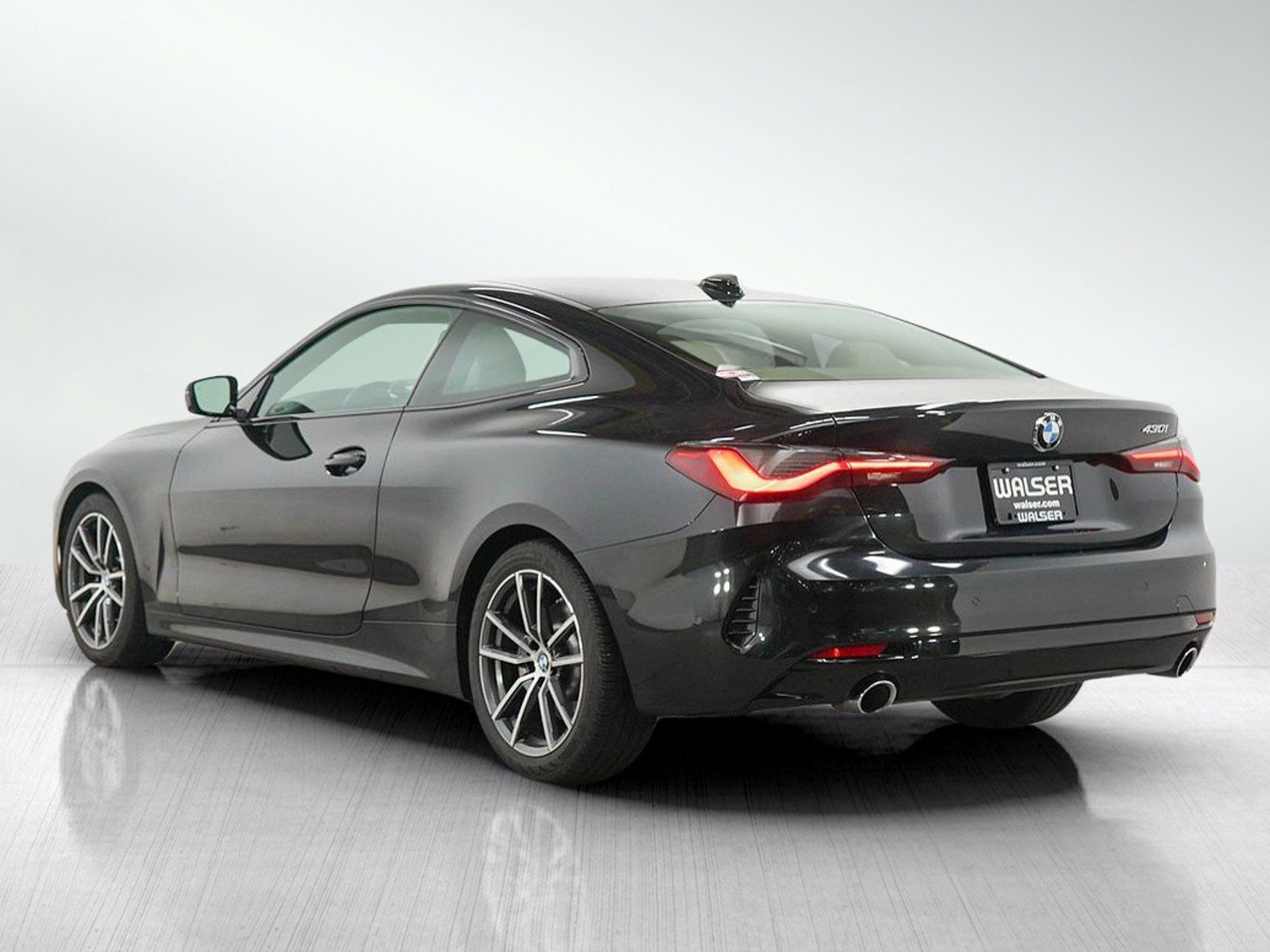 Used 2021 BMW 430i Coupe w/ Convenience Package RWD image 3