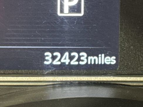 Used 2025 Nissan Versa SV FWD image 36