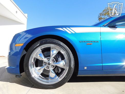 Used 2010 Chevrolet Camaro SS RWD image 9