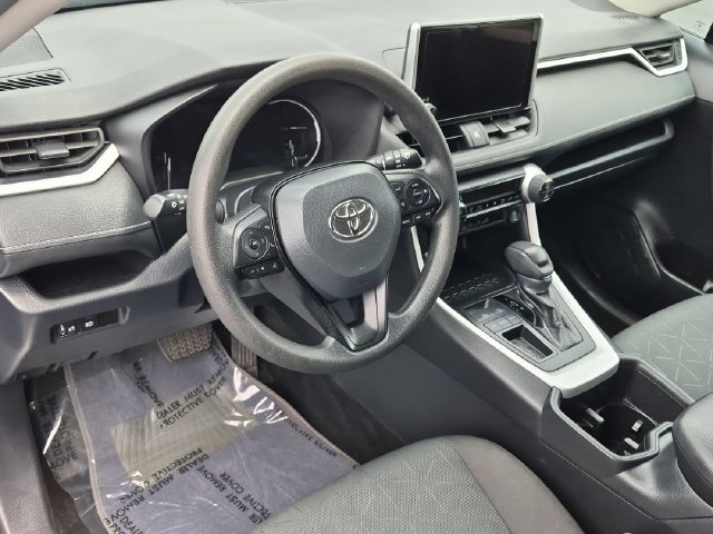 Used 2024 Toyota RAV4 XLE FWD image 10