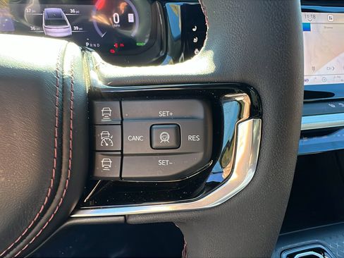 Used 2024 Jeep Wagoneer Launch Edition image 29