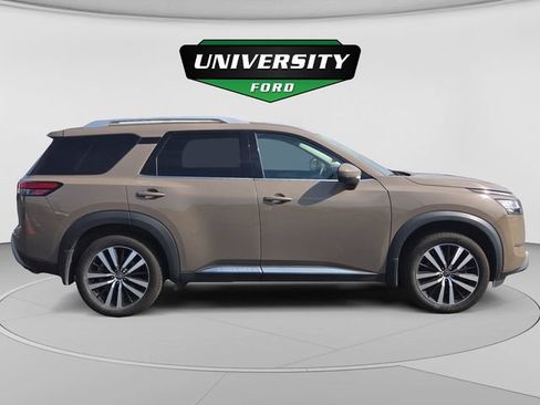 Used 2023 Nissan Pathfinder Platinum AWD/4WD image 2