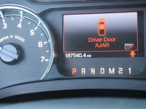 Used 2013 Ford F150 XLT w/ Luxury Equipment Group image 11