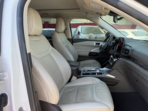 Used 2023 Ford Explorer Platinum w/ Technology Package AWD/4WD image 30