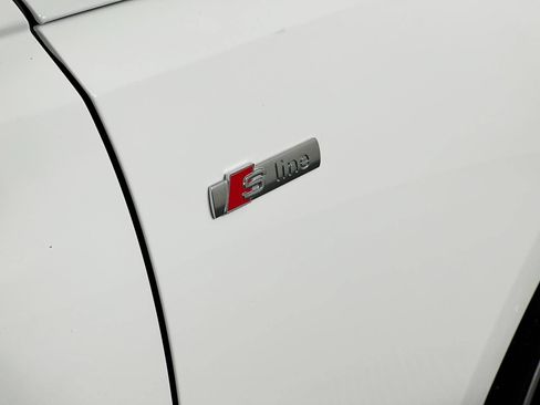 Used 2022 Audi A4 2.0T Premium Plus AWD/4WD image 32