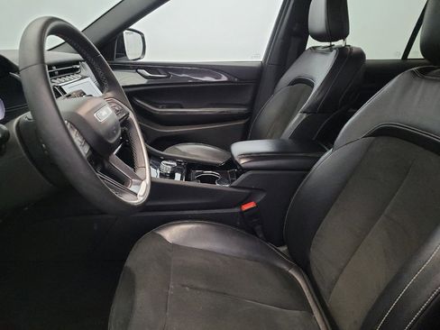 Used 2023 Jeep Grand Cherokee Altitude image 17