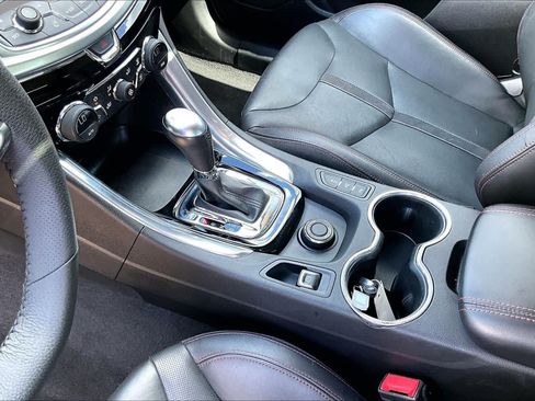 Used 2017 Chevrolet SS RWD image 17