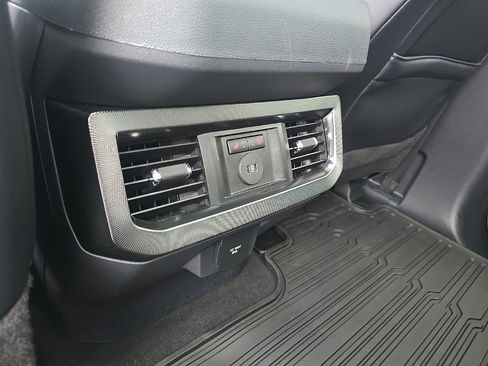 Used 2026 Ford F250 Platinum w/ Tremor Off-Road Package image 12