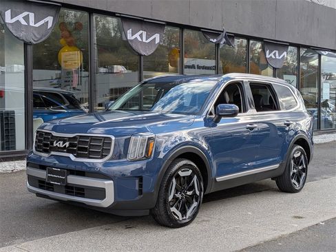 Used 2023 Kia Telluride S w/ S Sunroof Package image 2
