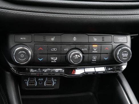 Used 2021 Dodge Durango GT image 23