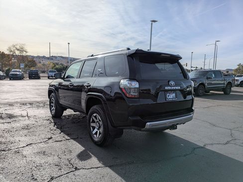 Used 2017 Toyota 4Runner SR5 image 6