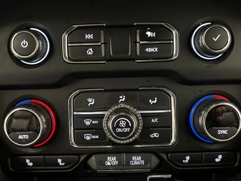 Used 2021 Chevrolet Tahoe LT image 47