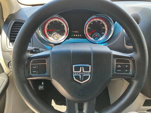 Used 2017 Dodge Grand Caravan SE w/ Power Window Group FWD image 14
