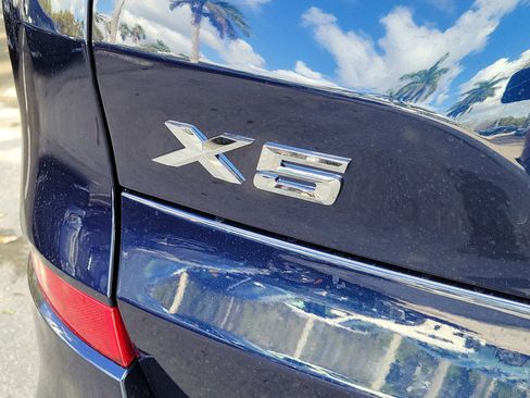 New 2026 BMW X5 xDrive50e image 6