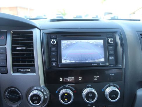 Used 2014 Toyota Sequoia Platinum AWD/4WD image 34