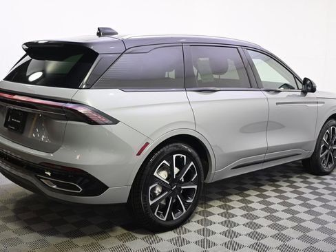 New 2026 Lincoln Nautilus Reserve image 7