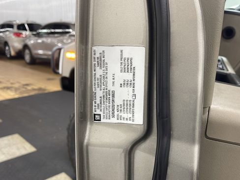 Used 2005 HUMMER H2 SUT w/ Preferred Equipment Group AWD/4WD image 26
