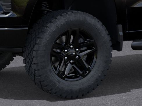 New 2026 Chevrolet Silverado 1500 Custom Trail Boss w/ LPO, Dark Essentials Package image 9