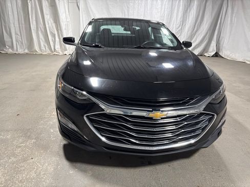 Used 2024 Chevrolet Malibu LT FWD image 2