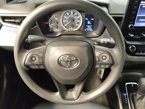 Used 2022 Toyota Corolla LE image 22