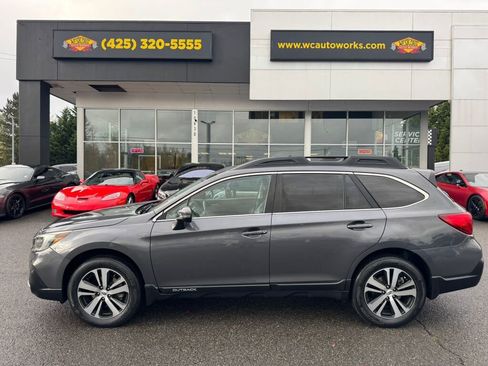Used 2018 Subaru Outback 2.5i Limited image 2