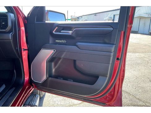 Used 2025 Chevrolet Silverado 1500 High Country w/ Technology Package AWD/4WD image 23