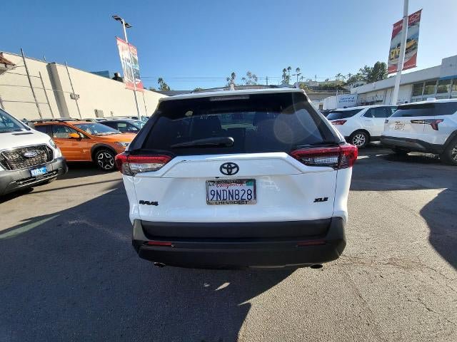 Used 2019 Toyota RAV4 XLE Premium w/ Carpet Mat Package FWD image 7