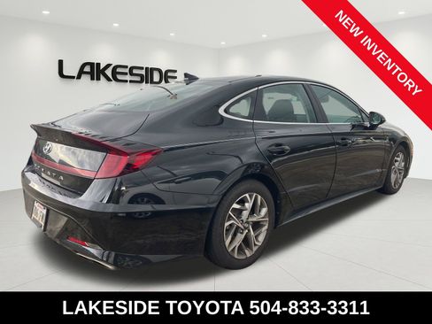 Used 2022 Hyundai Sonata SEL w/ Preferred Accessory Package FWD image 3