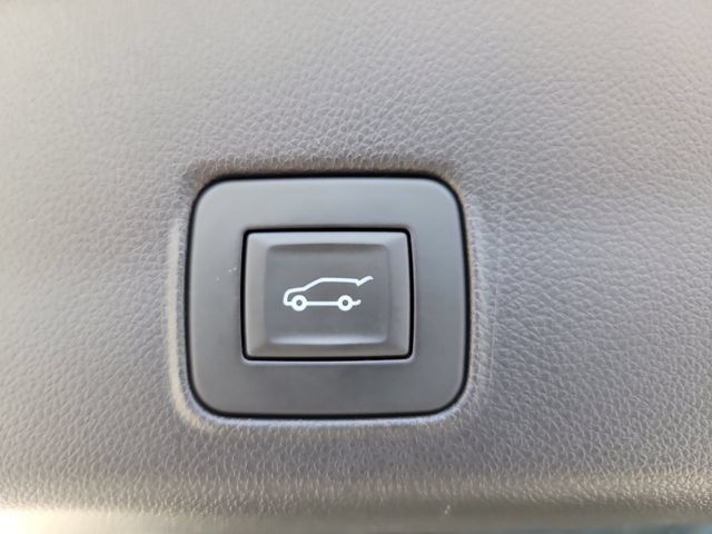 Used 2023 Chevrolet TrailBlazer RS w/ Sun and Liftgate Package FWD image 10