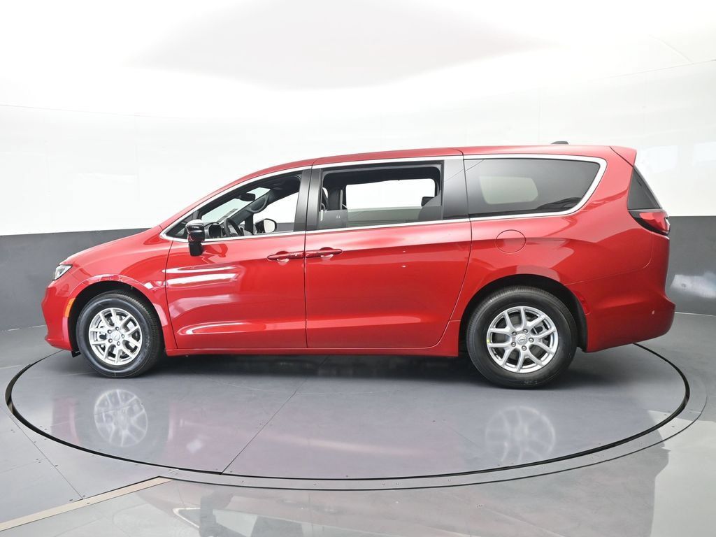 New 2026 Chrysler Pacifica Select FWD image 3