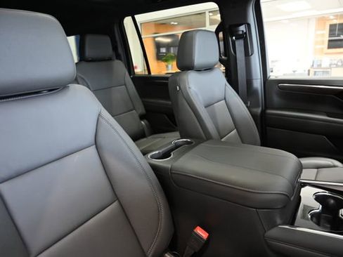 New 2026 Chevrolet Suburban Z71 w/ Comfort Package image 8