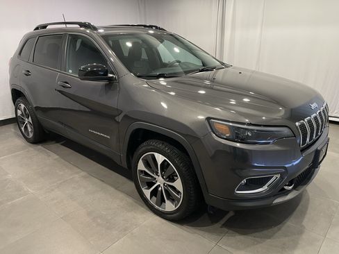 Used 2022 Jeep Cherokee Limited w/ Elite Package AWD/4WD image 3